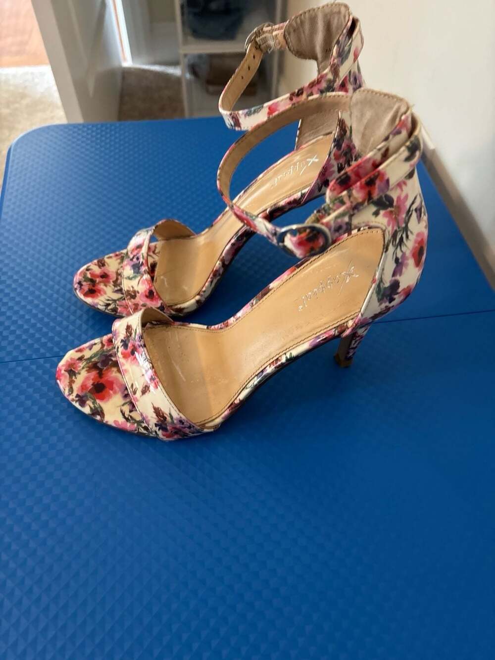 Xappeal Angelina Floral Ankle Strap Heeled Sandals Size 9.5 - Picture 2 of 11